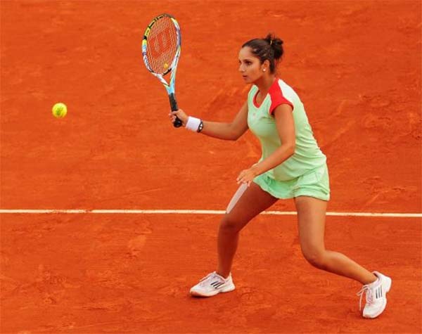 Sania Mirza crashes out of French Open, Leander saves the day