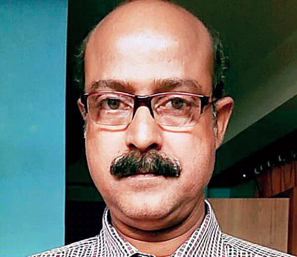 Chief Minister is only save tourists from the difficult condition