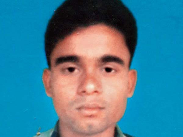 Youth died due to fire, family also burnt