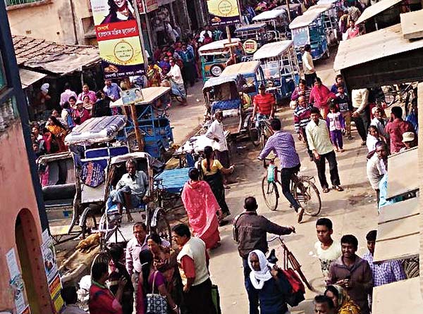 Totos are creating traffic congestion on the roads of Nabadwip