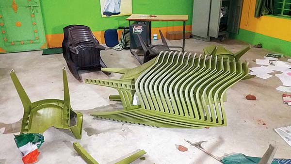 Vandalism in Kulti TMC office