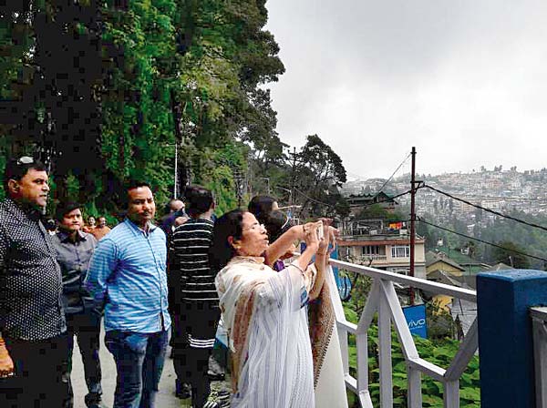 Seeing Mamata Banerjee protesters of Morcha showed respect