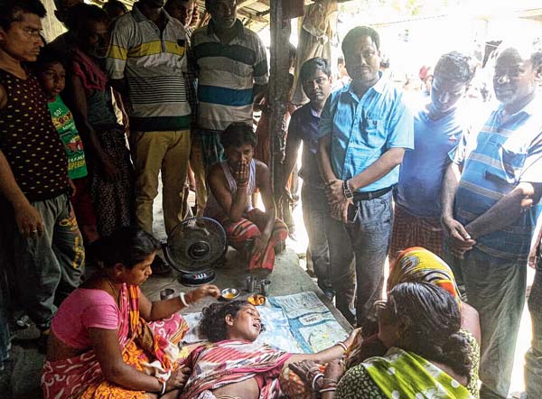 Death occurred after Boat turned over, Dwellers agitated