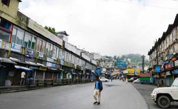 Darjeeling and surrounding area blocked due to Undemocratic politics