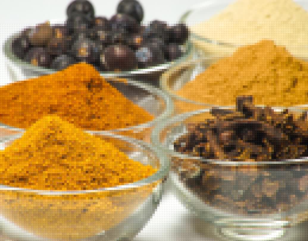 মশলাপাতি: নির্দিষ্ট সময়ের পর মশলা সুগন্ধ হারাতে থাকে। গুঁড়ো মশলা ৬ মাসের বেশি রাখা ঠিক নয়। গোটা মশলা ১-৩ বছর পর্যন্ত রাখতে পারেন।