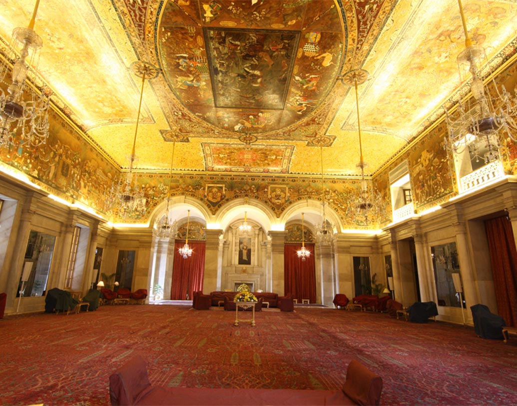 আলো ঝলমলে অশোক হল