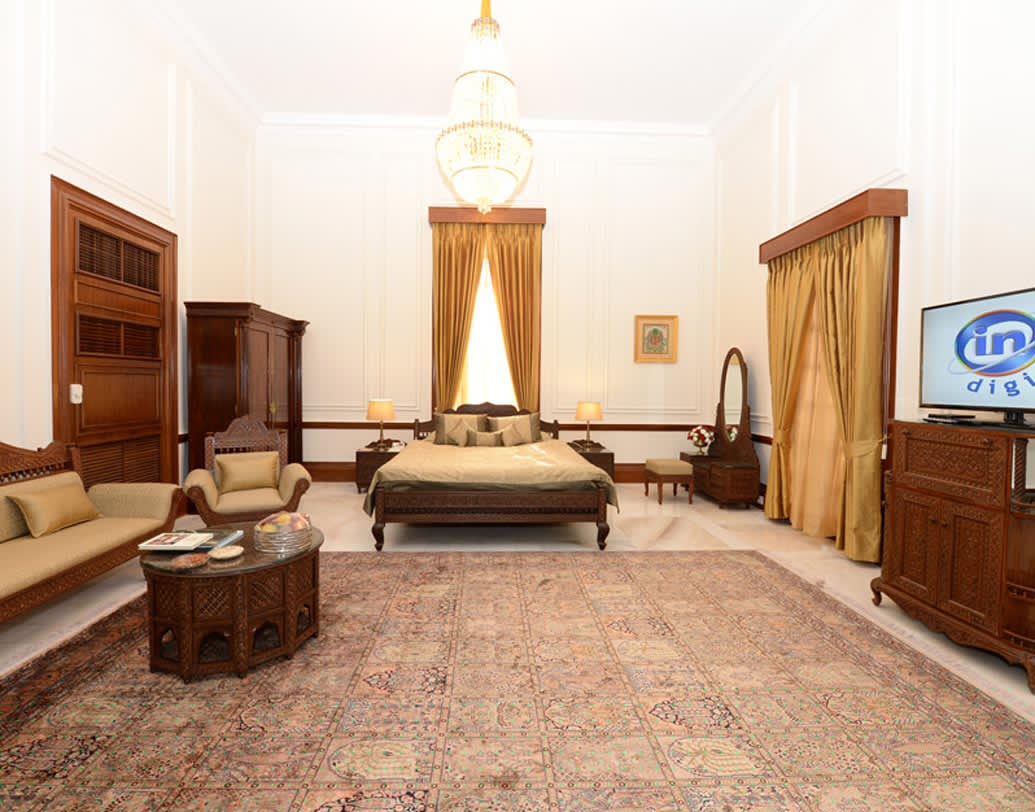 অতিথিদের জন্য রয়েছে সুসজ্জিত শয়নকক্ষ