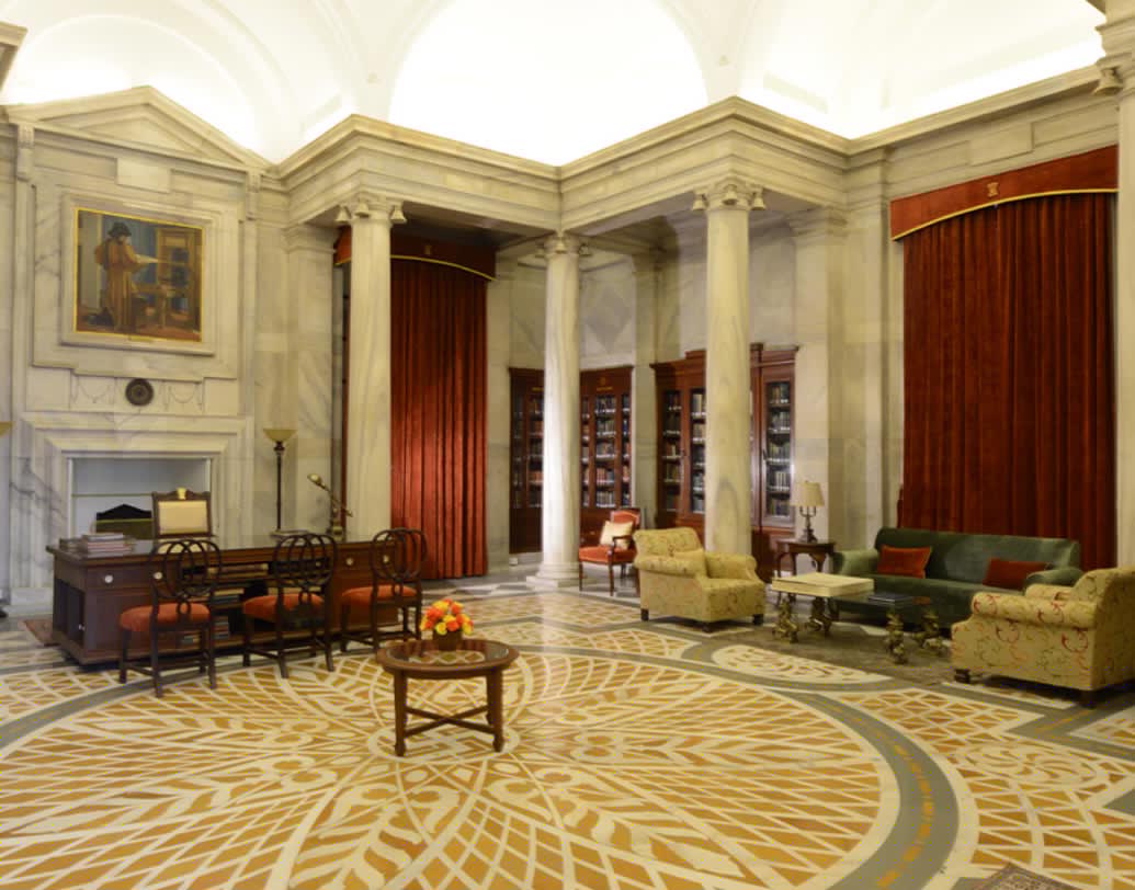 ৩৩ হাজার বইয়ের সংগ্রহ রয়েছে এই গ্রন্থাগারে