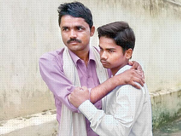Dumb-deaf son returned to house with the help of Aadhaar card