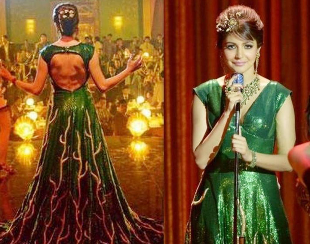 ‘বোম্বে ভেলভেট’ ছবিতে সবুজ একটি গাউন পরেছিলেন অনুষ্কা শর্মা। সেটির ওজন ছিল ৩৫ কেজি।