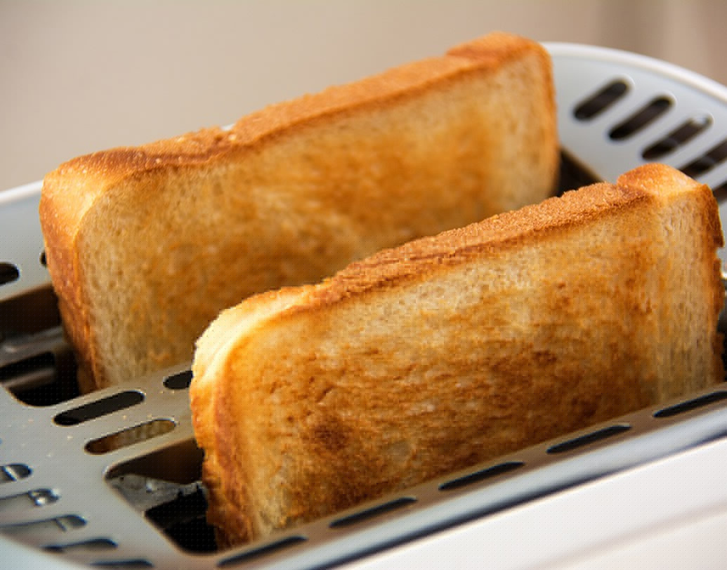 ব্রেড বা টোস্ট: শরীরে নাইট্রোজেনের ঘাটতির কারণে ব্রেড বা টোস্ট খাওয়ার প্রতি ঝোঁক বাড়ে। ডায়েটে যত বেশি সম্ভব প্রোটিন, সবুজ শাক-সব্জি, ফল, শুকনো বীজ ও বাদাম রাখলে এই  ঘাটতি মেটাতে পারবেন।