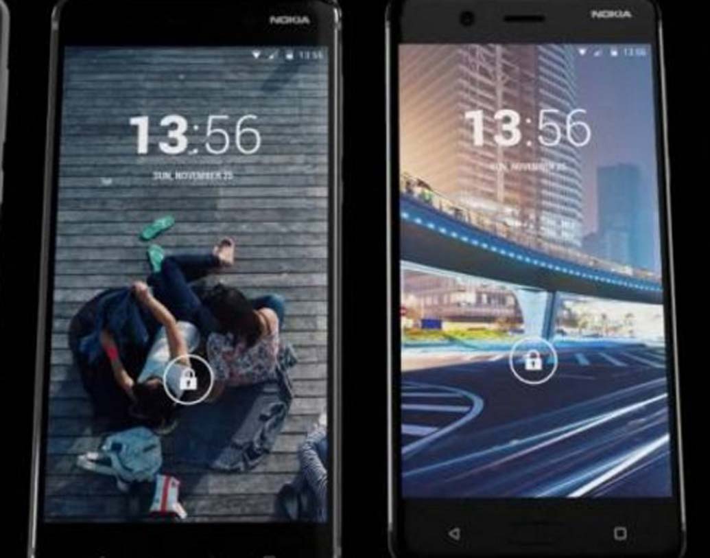 চারটি রঙে পাওয়া যাবে এই ফোন। স্টিল, ব্লু, গোল্ড/ব্লু ও গোল্ড/কপার।