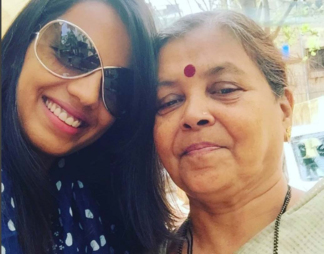 রান্না, র‌্যাম্প আর রোমিং অ্যারাউন্ড— এই তিনটিই মুগ্ধার জীবনের শখ। জীবনের সবচেয়ে প্রিয় ব্যক্তি তাঁর মা।