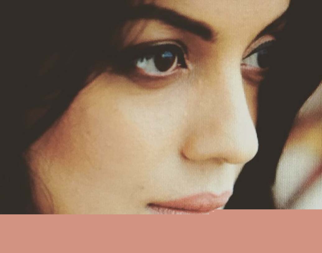 ‘অল দ্য বেস্ট’, ‘জেল’, ‘উইল ইউ ম্যারি মি’র মতো বেশ কয়েকটি ছবিতে অভিনয় করেছেন মুগ্ধা।