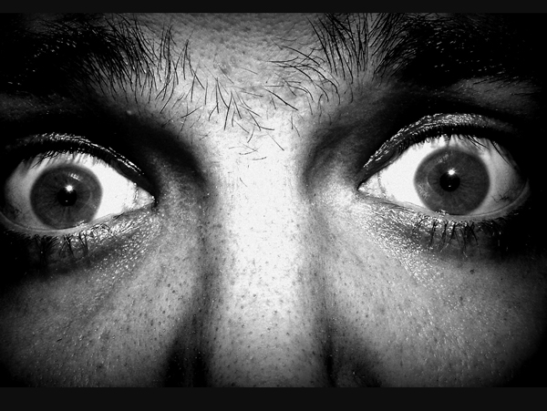 জেজুরিতে গিয়ে রবীন্দ্রকে খুন করার কথা প্রেমিকাকে জানান সুভাষ। সেই কথা শুনে, তাঁর প্রেমিকা ভয় পেয়ে যান। বাড়ি ফিরে যাওয়ার জন্যও জোরাজুরি করা শুরু করেন তিনি। বিপদ বুঝে প্রেমিকাকে ওখানেই ছেড়ে জেজুরি থেকে ২০ কিলোমিটার হেঁটে শেল পিম্পলগাঁও গ্রামে খুড়তুতো বোনের বাড়িতে যান।