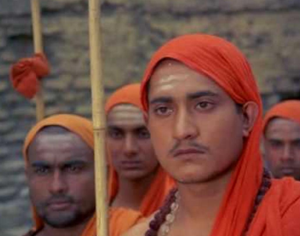 ১৯৮৩ সালে অভিনয়ে হাতখড়ি হয় সর্বদমনের। ছবির নাম ছিল ‘আদি শঙ্করাচার্য’। এই ছবিতে মুখ্য ভূমিকায় অভিনয় করেছিলেন তিনি। শ্রেষ্ঠ ফিচার ছবি হিসাবে জাতীয় পুরস্কারও পেয়েছিল সেই ছবি।