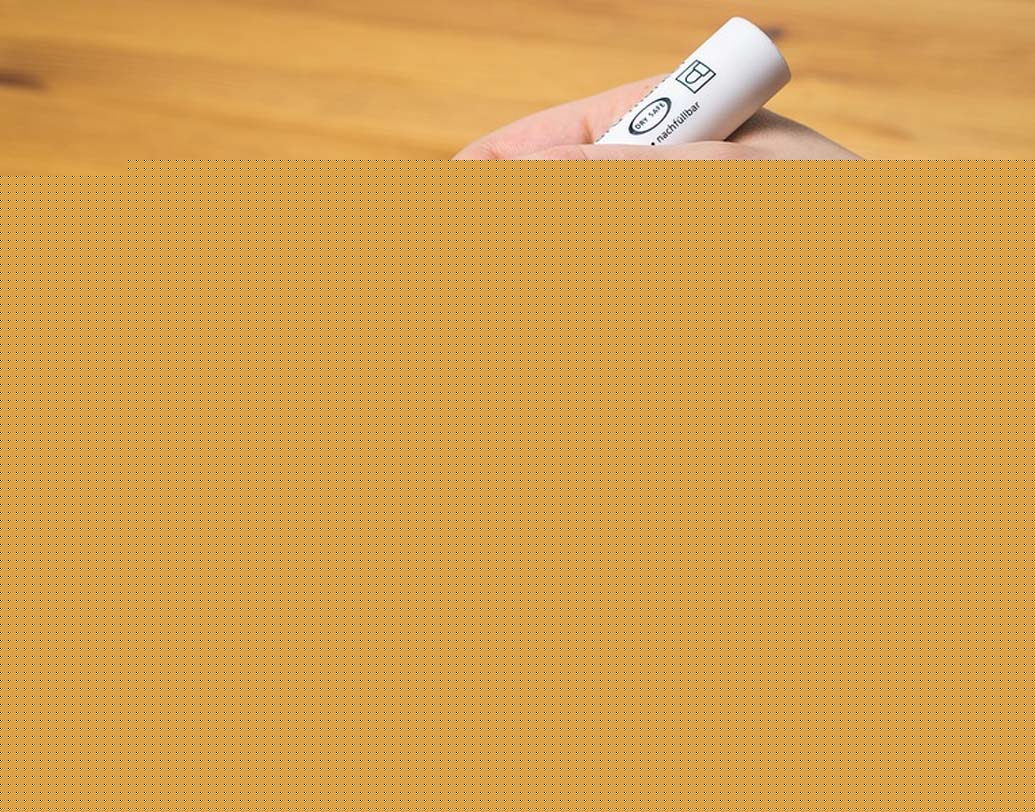 তালিকা: এই দিন অনেক কাজ থাকবে। পার্লারে যাওয়ার জন্য জিনিসপত্র গোছানো, ফোটোগ্রাফারের সঙ্গে যোগাযোগ রাখা। সব মিলিয়ে টেনসন করা খুব স্বাভাবিক। কী কী কাজ করেছে তার একটা প্রায়োরিটি লিস্ট তৈরি করে রাখুন। তা হলে মাথায় রাখা সহজ হবে।