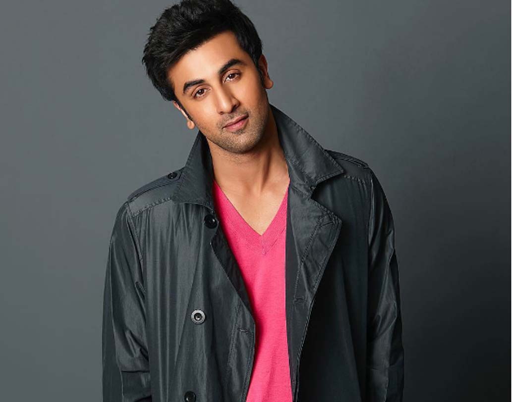 রণবীর কপূর: ৯ কোটি টাকার ফেয়ারনেস ক্রিমের বিজ্ঞাপনের লোভনীয় অফার ফিরিয়েছিলেন রণবীর কপূরও।