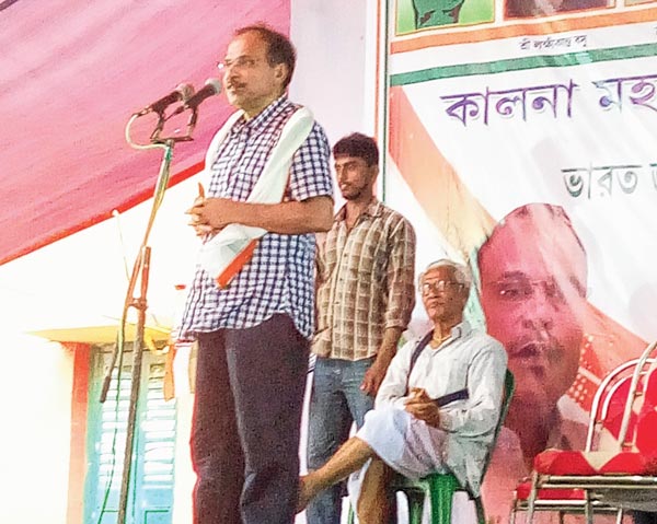 Adhir Chowdhury slams TMC at Kalna's meeting