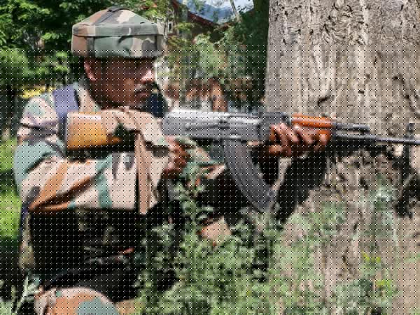 Terrorists attack on army convoy in Kashmir dgtl
