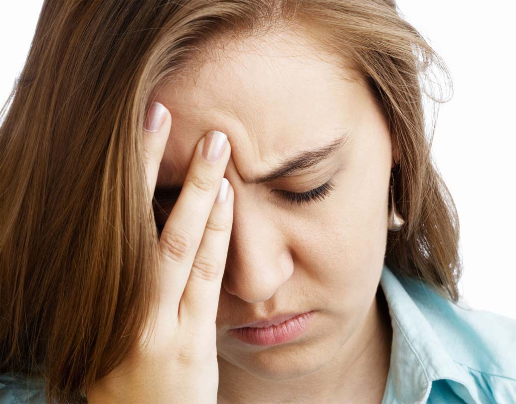 উত্কণ্ঠা: অকারণ ভয় বা কোনও ফোবিয়া কি আপনাকে কুরে কুরে খাচ্ছে? কোনও প্রকৃত কারণ ছাড়া অযথা ভয় তাড়া করে বেড়ানো, উত্কণ্ঠায় ভোগা নার্ভাস ব্রেকডাউনের লক্ষণ হতে পারে।