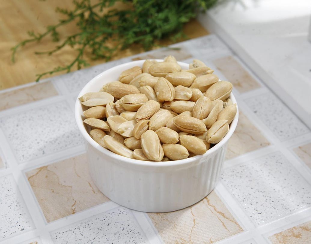 চিনে বাদাম: প্রেগন্যান্সিতে প্রতি দু’ঘণ্টা অন্তর খাওয়া উচিত। মি়ড মিল স্ন্যাকস হিসেবে চিনে বাদাম। এই বাদাম ভিটামিন বি৩-তে পরিপূর্ণ।