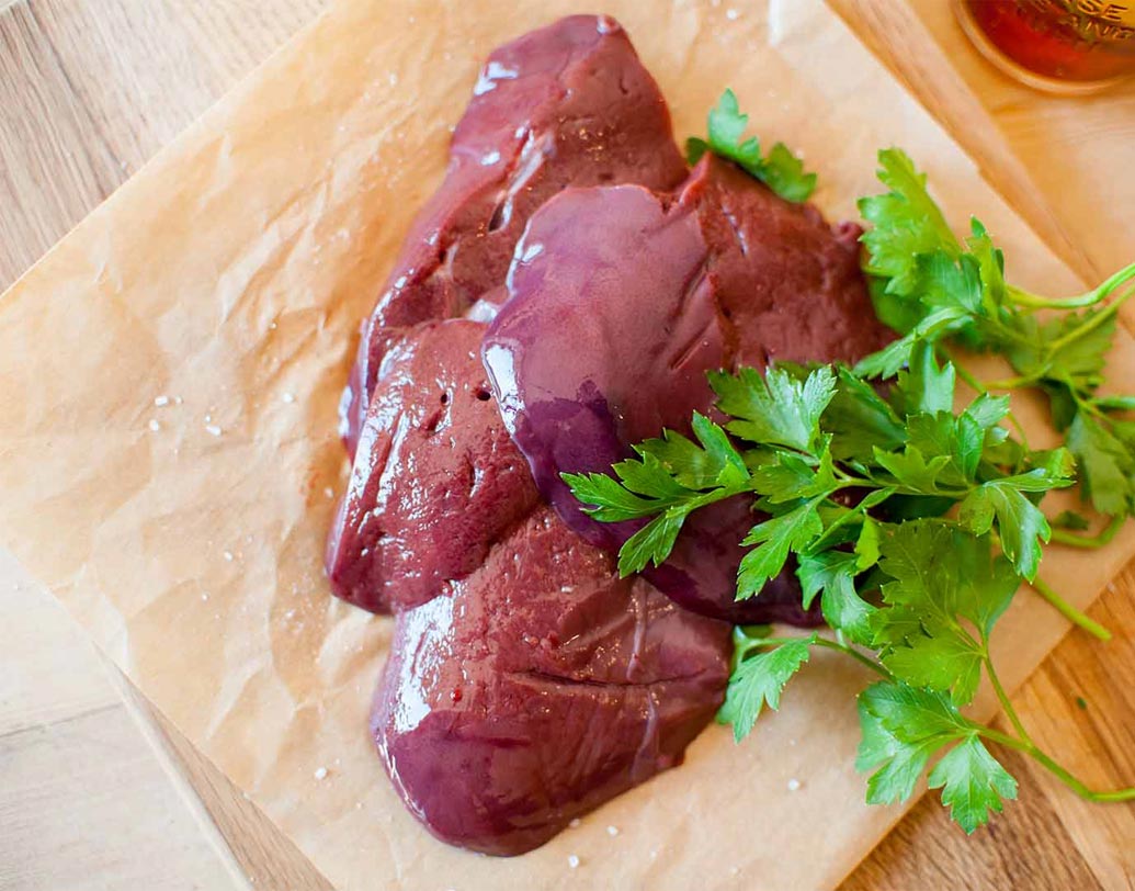 মেটে: পাঁঠার মেটেতে যেমন আয়রন রয়েছে, তেমনই রয়েছে প্রচুর পরিমাণ ভিটামিন বি৩। তাই গর্ভাবস্থায় রক্তাল্পতার সমস্যা কাটাতে ও মিসক্যারেজের ঝুঁকি এড়াতে মেটে সুপারফুড।