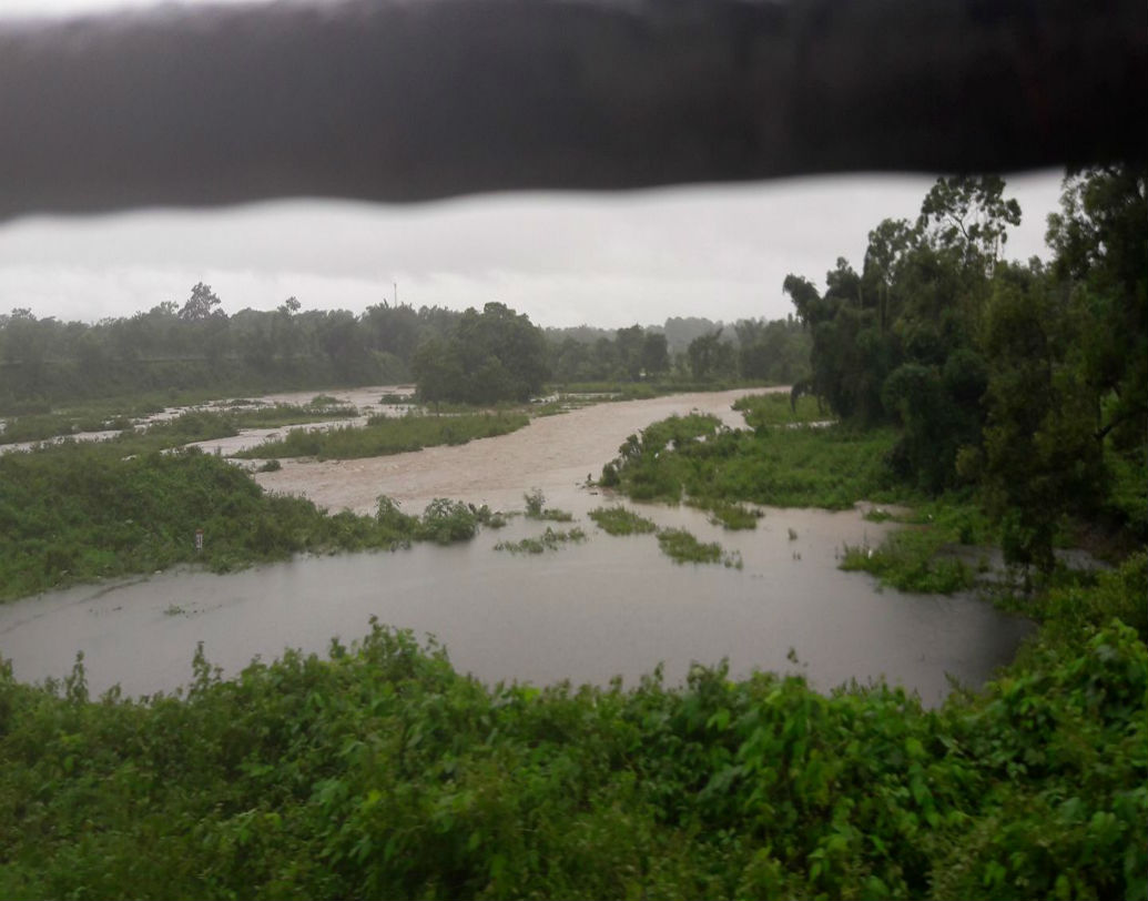 জল বাড়ছে তোর্সা, রায়ডাক, সঙ্কোশ নদীতে। পাশাপাশি, কালজানি নদীতেও জারি করা হয়েছে লাল সতর্কতা।