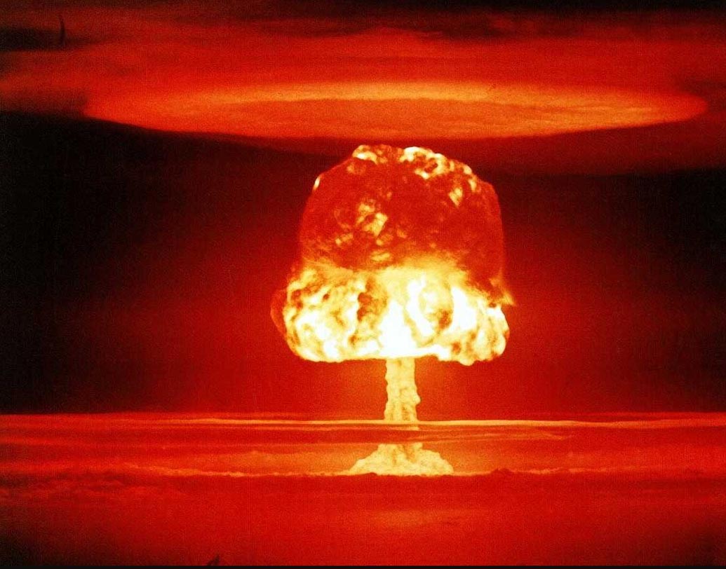 ভারত ও পাকিস্তানের ভাণ্ডারে রয়েছে যথাক্রমে ১৩০ ও ১৪০টি পরমাণু অস্ত্র।