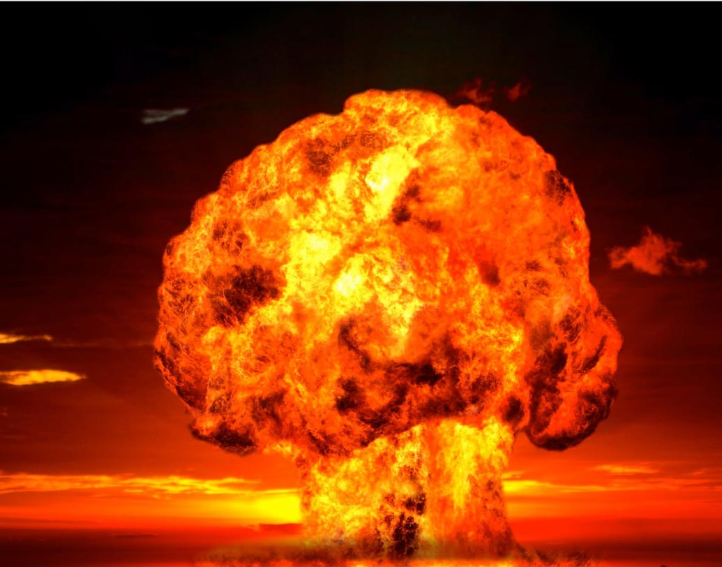 যে দেশটি এখন প্রায় প্রতি মুহূর্তেই পরমাণু যুদ্ধের হুমকি দিচ্ছে, সেই উত্তর কোরিয়ার হাতে রয়েছে ১০টি পরমাণু অস্ত্র।