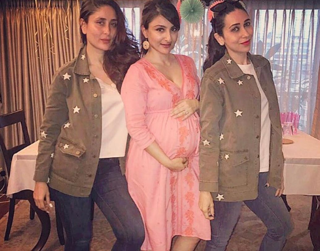 কপূর বোনেদের সঙ্গে সোহা। একদিকে রয়েছেন বৌদি করিনা, অন্যদিকে করিশ্মা। ঠিক যেন র‌্যাম্পে যাওয়ার প্রস্তুতি।