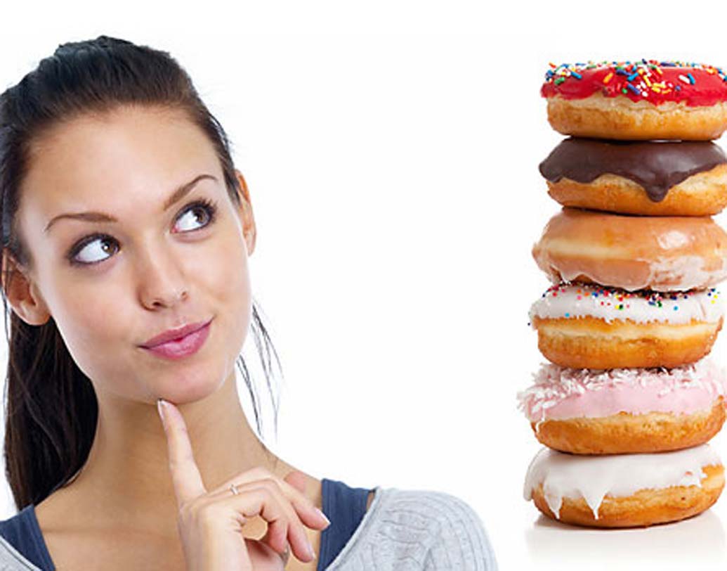 কল্পনা: যখনই কোনও বিশেষ খাবার খেতে ইচ্ছা হবে, কল্পনা করুন আপনি সেই খাবারটা খাচ্ছেন ও উপভোগ করছেন। গবেষণায় দেখা গিয়েছে খাওয়ার আগে কল্পনা করলে আসল খাওয়ার সময় কম পরিমাণেই পেট ভরে যায়।