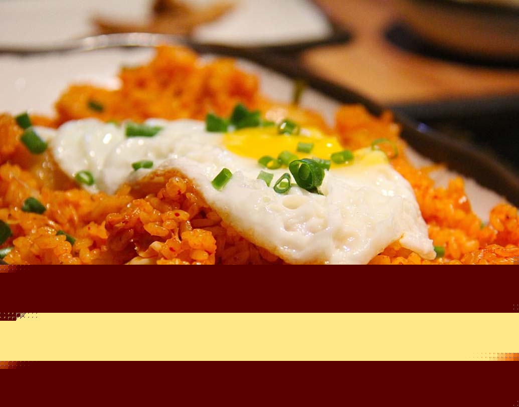 প্রিয় খাবার: নিজেকে প্রিয় খাবার থেকে বঞ্চিত করবেন না। ডায়েটে থাকা মানেই আমরা মনে করি প্রিয় খাবার খাওয়া ছেড়ে দিতে হবে। এতে আরও বেশি খাই খাই বাড়ে। স্বাস্থ্যকর ডায়েটের মূলমন্ত্রই হল পরিমিত খাওয়া। নিজেকে বঞ্চিত না করে সব কিছুই খান। তবে পরিমাণ বুঝে।