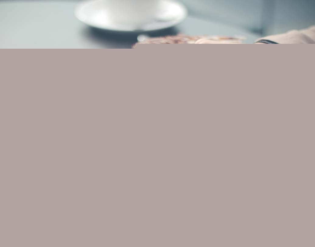 নিয়ম ভাঙার সময়: প্রতি দিনের একটা নির্দিষ্ট নিয়ম ভাঙার সময় ঠিক করুন। সেই সময়টা আপনি পছন্দের খাবার খেতে পারেন। যদি বেশি খেতে ইচ্ছা হয় তা হলে মনকে বোঝান পর দিন আবার এই সময় খাবেন। তা হলে নিজেকে নিয়ন্ত্রণ করা সহজ হবে।