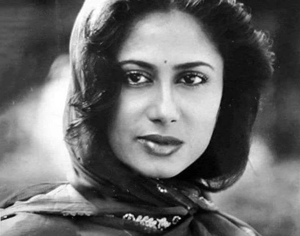 আর্ট ফিল্ম ও বাণিজ্যিক, ছবির দুই ধারাতেই চূড়ান্ত সফল। ১৯৮৬ সালে মাত্র ৩১ বছর বয়সে ছেলে প্রতীক বব্বরের জন্মের সময় মৃত্যু হয় স্মিতা পাতিলের।