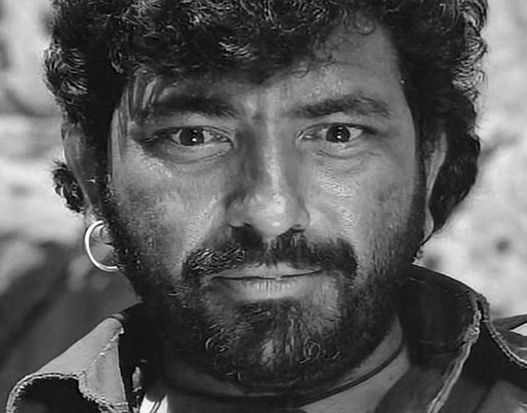 বলিউডের ‘গব্বর’। ১৯৯২ সালে মাত্র ৫১ বছর বয়সে হৃদরোগে আক্রান্ত হয়ে মৃত্যু হয় আমজাদ খানের।