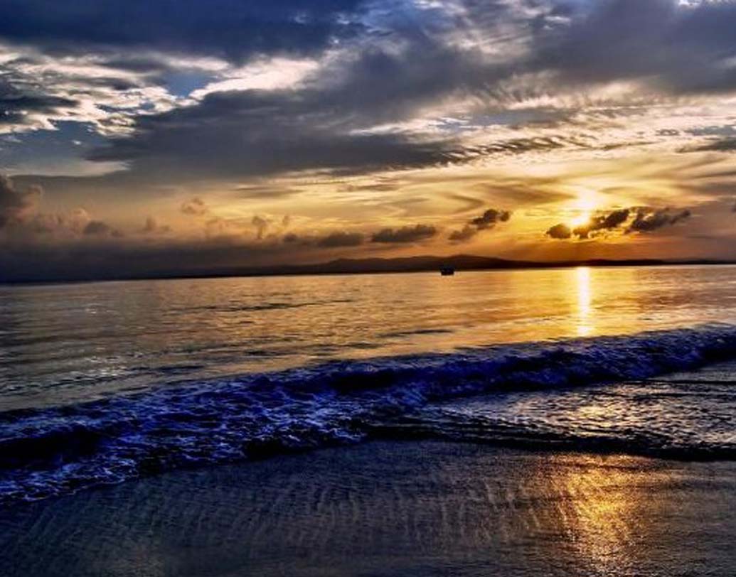 নিকোবরের একটি ছোট্ট দ্বীপ কাটচাল। এই দ্বীপ শতাব্দীর প্রথম সূর্যদয় দেখেছিল।