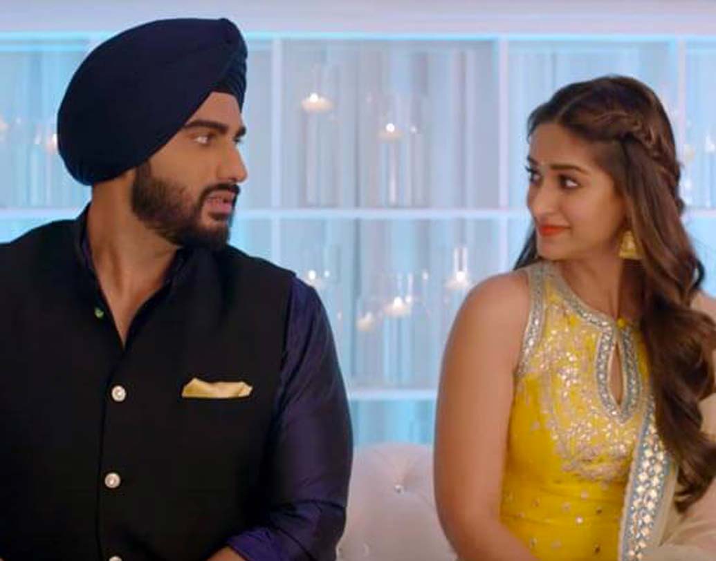 কাকা অনিল কপূর ও ভাইপো অর্জুন কপূরের ‘কমেডি আনলিমিটেড’ ছবি মুবারকাঁ। ৫৫ কোটির বাজেটে ব্যবসা প্রায় ৫১.৫৫ কোটি টাকার।