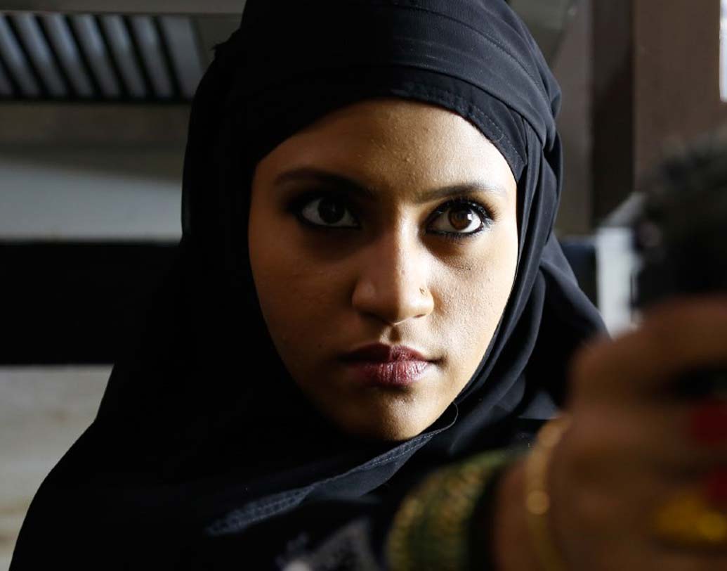 নারীকেন্দ্রিক ছবি, ট্রেলার মুক্তি থেকেই বিতর্কিত। সব বাধা পেরিয়ে ছবি মুক্তির পর ব্যবসা ভালই। ৬ কোটি টাকার বাজেট নিয়ে ছবি করে, বক্স অফিস কালেকশন অন্তত ১৯ কোটি।