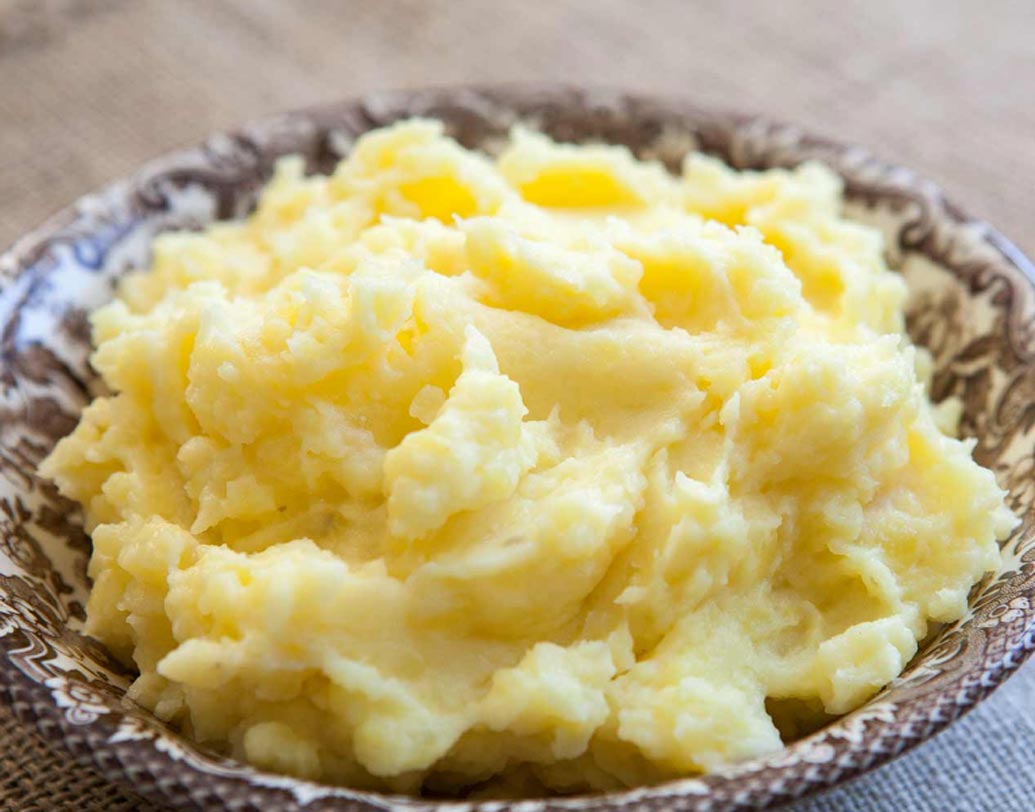 আলু: কুমড়ো খুব অপছন্দের খাবার হলে একই ভাবে তার বদলে আলু খেতে পারেন।