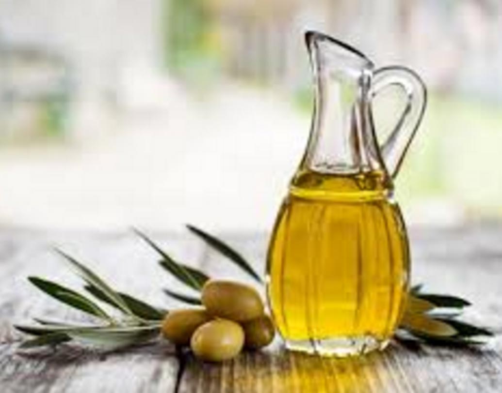 অলিভ অয়েল: অনেকেই ডিমহীন কেক খান। ১/৪ কাপ অলিভ অয়েল দিয়ে কেক বানিয়ে ফেলুন। এতে প্রায় একটা ডিমের পুষ্টিগুণ রয়েছে।