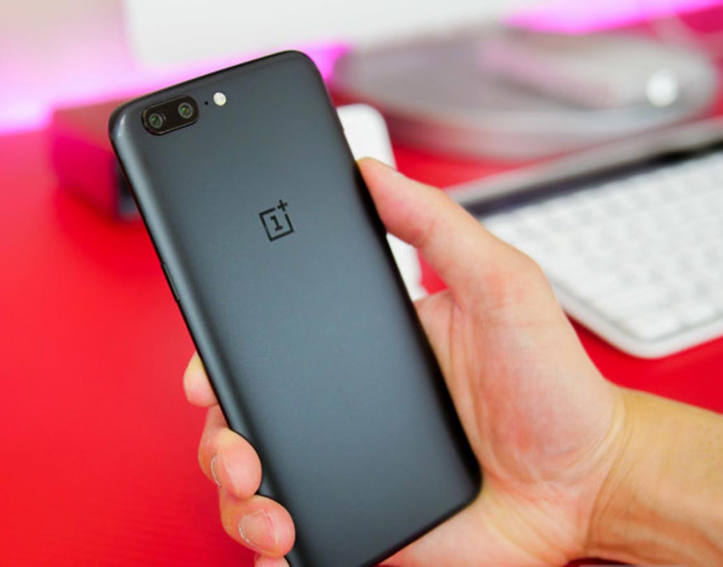 প্রসেসর-
ওয়ান প্লাস-১.৯ গিগাহার্ত্‌জ অক্টাকোর(কোয়ালকোম স্ন্যাপড্রাগন), নোকিয়া ৮-১.৮ গিগাহার্ত্‌জ অক্টাকোর(কোয়ালকোম স্ন্যাপড্রাগন), গ্যালাক্সি এস৮-১.৯ গিগাহার্ত্‌জ অক্টাকোর (স্যাসাং জিনস ৮৮৯৫)।