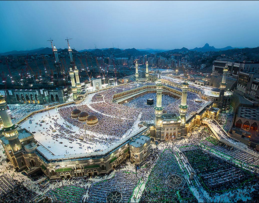 সংযুক্ত আরব আমিরশাহী: এ দেশের জিডিপির ৩০ শতাংশই আসে তেল এবং গ্যাস রফতানি করে। এখানেও কোনও আয়কর নেই।