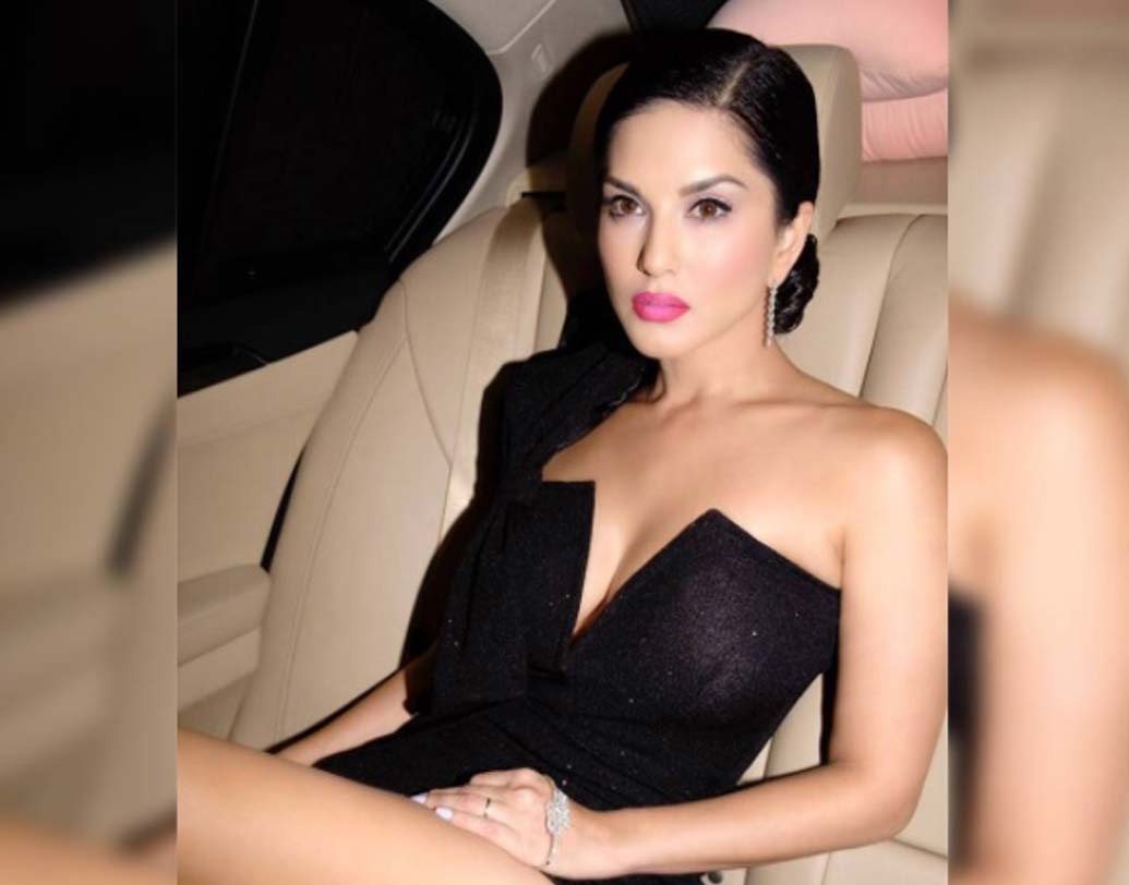 সম্প্রতি মার্কিন দেশে গিয়েছিলেন কাজে। সেখানেই বোল্ড লুকে নায়িকা।