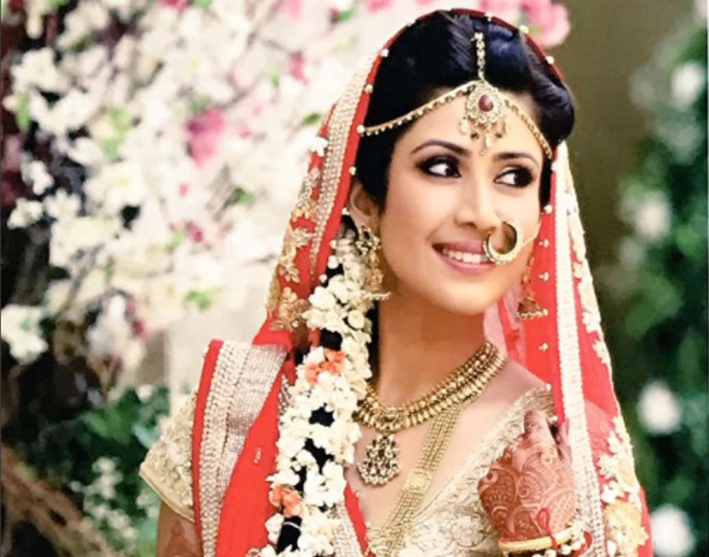 বলিউডের সঙ্গে হিন্দি সিরিয়াল ইন্ডাস্ট্রিও প্রস্তুতি নিচ্ছে গণেশ চতুর্থীর। টিভি তারকা অঙ্কিতা ভার্গভের আবেদন, এ বারের পুজোয় বন্ধু ও আত্মীয়দের ফল-মিষ্টি খাওয়ানোর বদলে পেন-খাতা উপহার দিয়ে অভিনব ভাবনার।