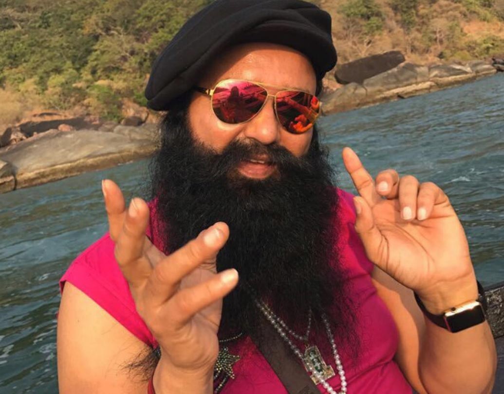 গুরমিত রাম রহিম: ২০০২-এ এক শিষ্যা রাম রহিমের বিরুদ্ধে ধর্ষণের অভিযোগ এনে তত্কালীন প্রধানমন্ত্রী অটলবিহারী বাজপেয়ীকে চিঠি লেখেন। চিঠিতে ওই শিষ্যা অভিযোগ করেন, অন্য শিষ্যাদেরও হরিয়ানার সিরসায় ডেরা চত্বরে একাধিক বার ধর্ষণ করেন। পঞ্জাব ও হরিয়ানা হাইকোর্ট সিবিআইকে রাম রহিমের বিরুদ্ধে ধর্ষণের মামলা রুজু করতে নির্দেশ দেয়।  শুক্রবার তাঁকে  ধর্ষণ মামলায় দোষী সাব্যস্ত করা হয়। আগামী সোমবার ২৮ অগস্ট সাজা ঘোষণা।