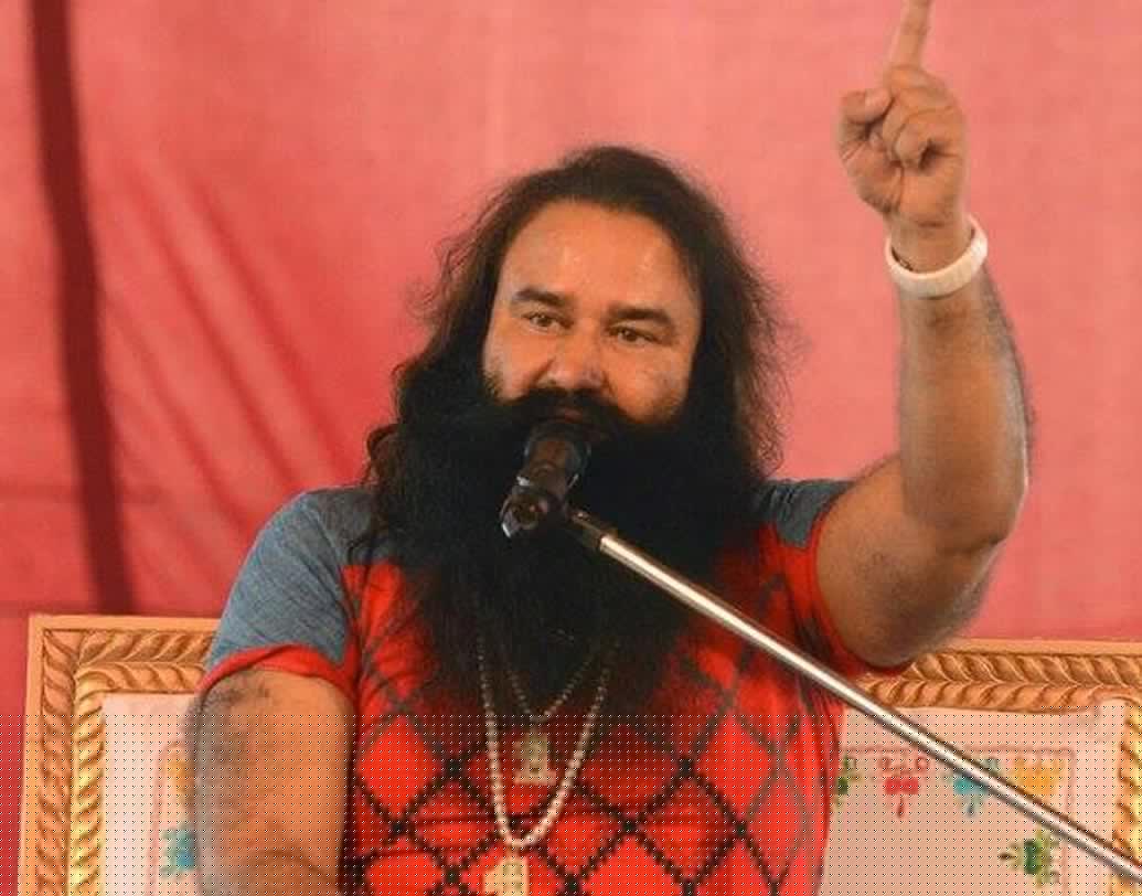 • ভারতে যে ৩৬ জন ভিভিআইপি জেড ক্যাটাগরির সুরক্ষা পান, রাম রহিম তাঁদের মধ্যে এক জন।