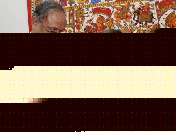 Mamata Banerjee standing for Amit Mitra in Minister-Secretary conflict 