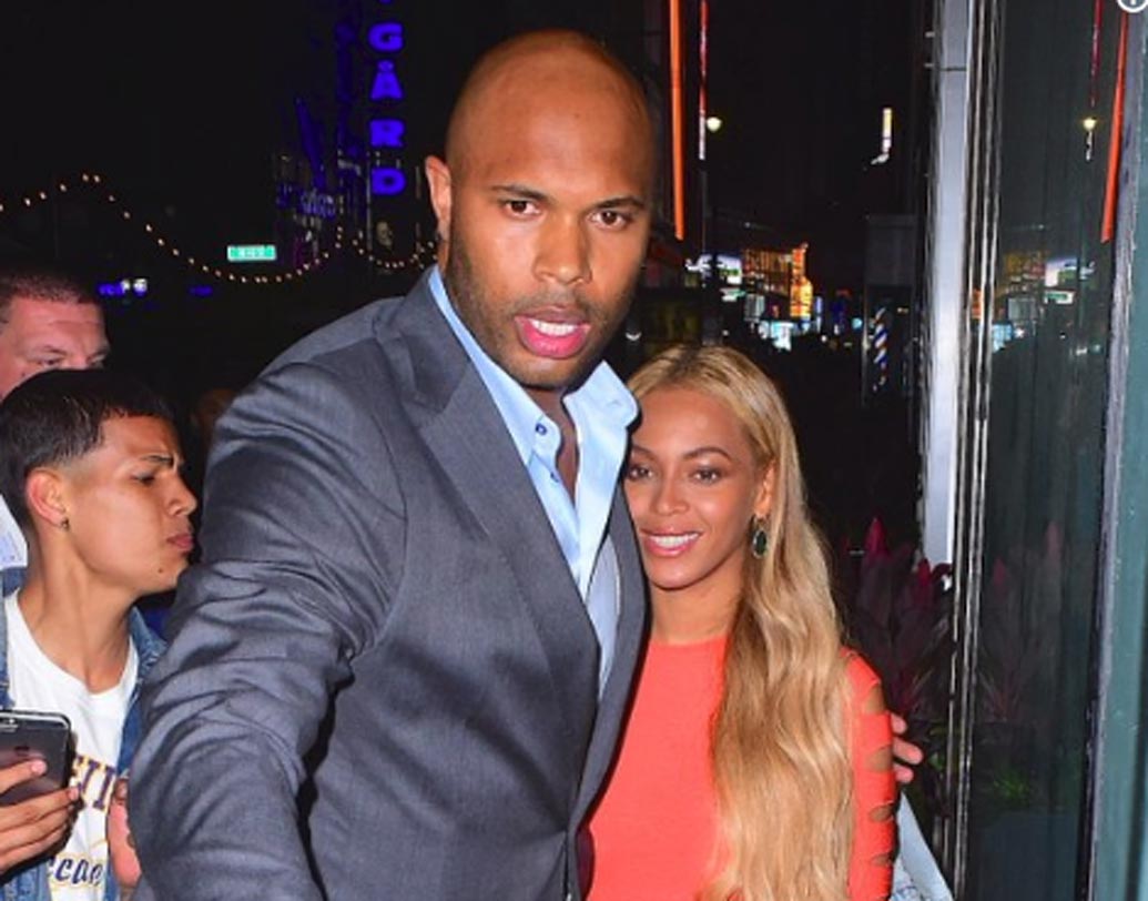 বেয়ন্সে: প্রায় এক দশক ধরে গায়িকার দায়িত্ব সামলাচ্ছেন জুলিয়াস দে বোয়ের। সুন্দরীর পাশাপাশি গ্ল্যামারে নজর কাড়েন জুলিয়াসও।