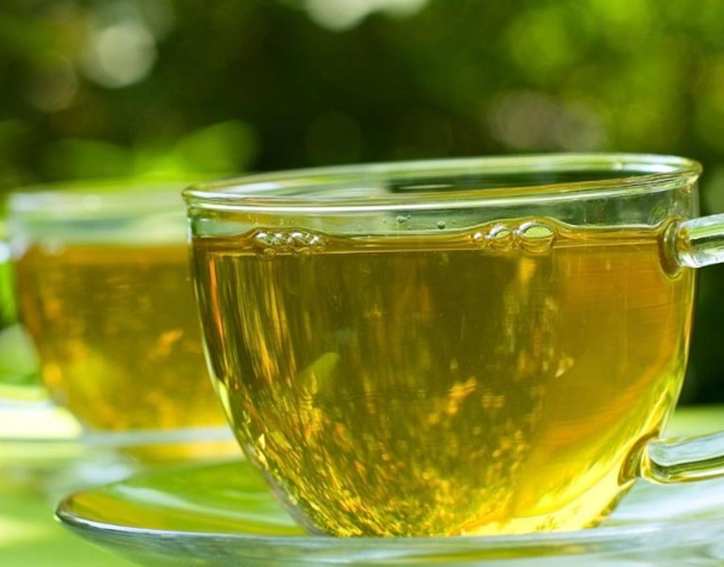 নিমের খাদ্যগুণও অনেক। রোজ নিম পাতা খেলে জ্বরের প্রবণতা কমে। বিশেষ করে ম্যালেরিয়া থেকে রক্ষা পাওয়া যায়।